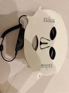 The Light Salon White LED Facial Mask